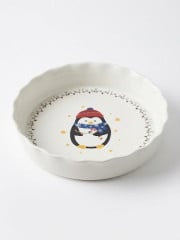 TRAVESSA REDONDA EM CERÂMICA COM BORDA ONDULADA - ILUSTRAÇÃO PINGUIM DE NATAL